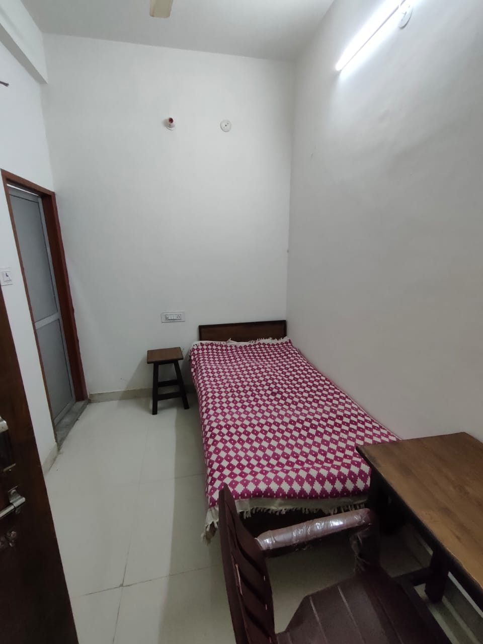 PG Rooms for Rent in Raja Park Jaipur Affordable & Furnished-Raja Park-Jaipur